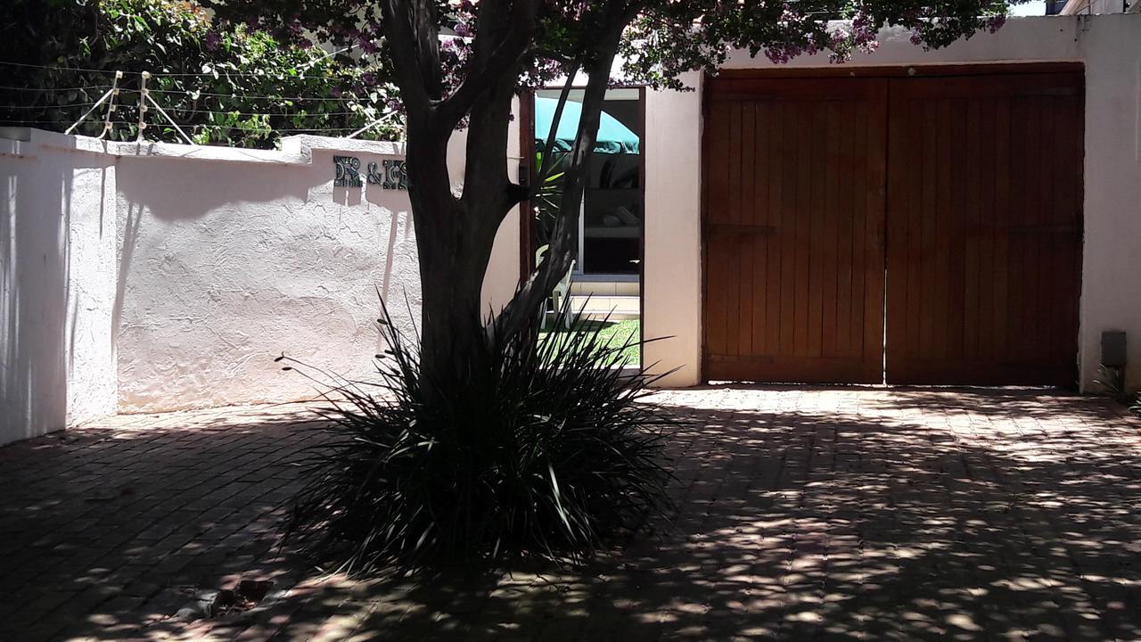 R & R'S Retreat Acomodação com café da manhã Joanesburgo Exterior foto
